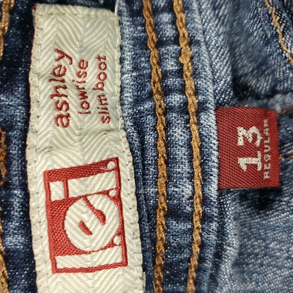 LEI -Ashley' low-rise Bootcut stretchy jeans - Picture 11 of 11